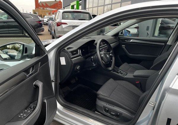 Skoda Superb cena 128900 przebieg: 60000, rok produkcji 2021 z Dynów małe 781